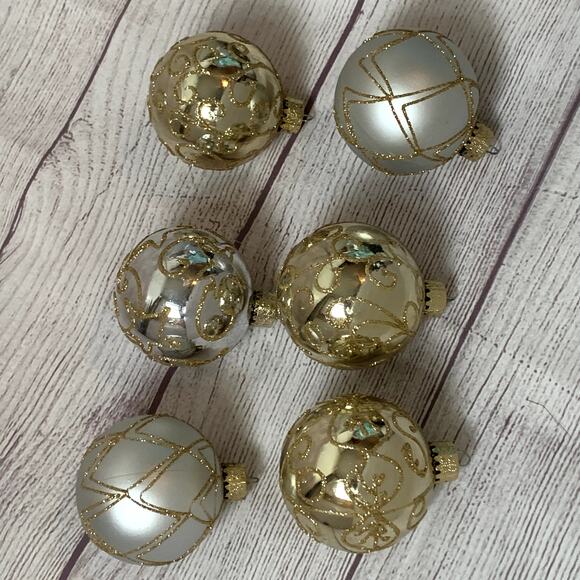 Christmas Ornament Bulbs Plastic Set of 6 Silver and Gold - Picture 2 of 10